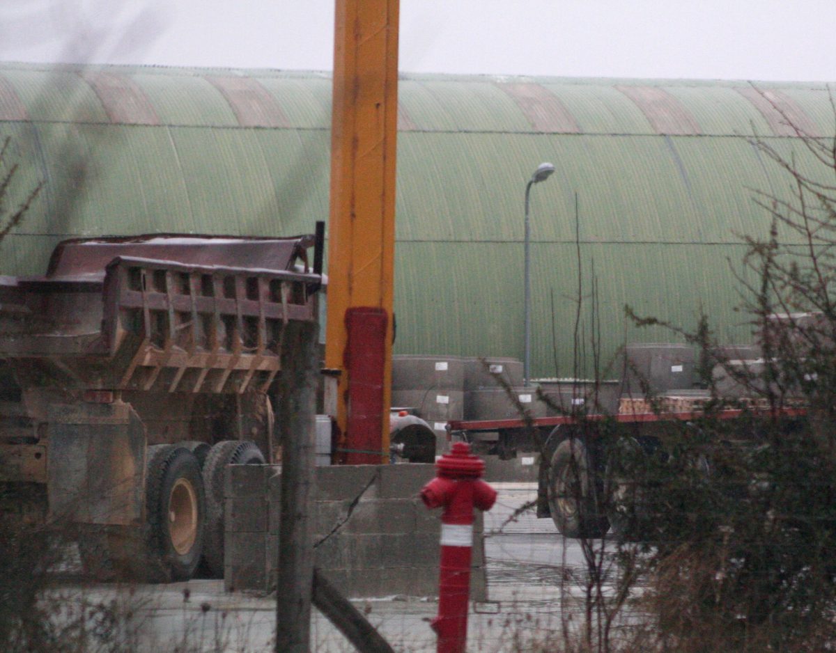 Concrete elements at Dolomit Ltd.'s industrial site | Photo: András Pethő (Direkt36)